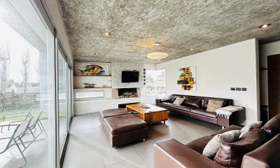 Casa 4 dormitorios en Barrio Privado - Punta del Este