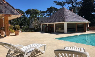 Venta casa de 5 dormitorios en Lugano Punta del Este