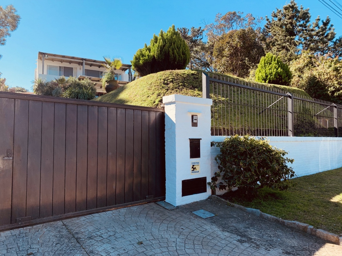 Venta casa de 6 dormitorios en Rincón del Indio Punta del Este