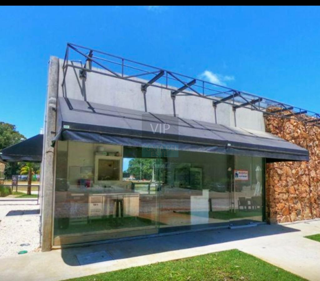 Local Comercial ID.811 - Vendo local en solanas con vista a ruta