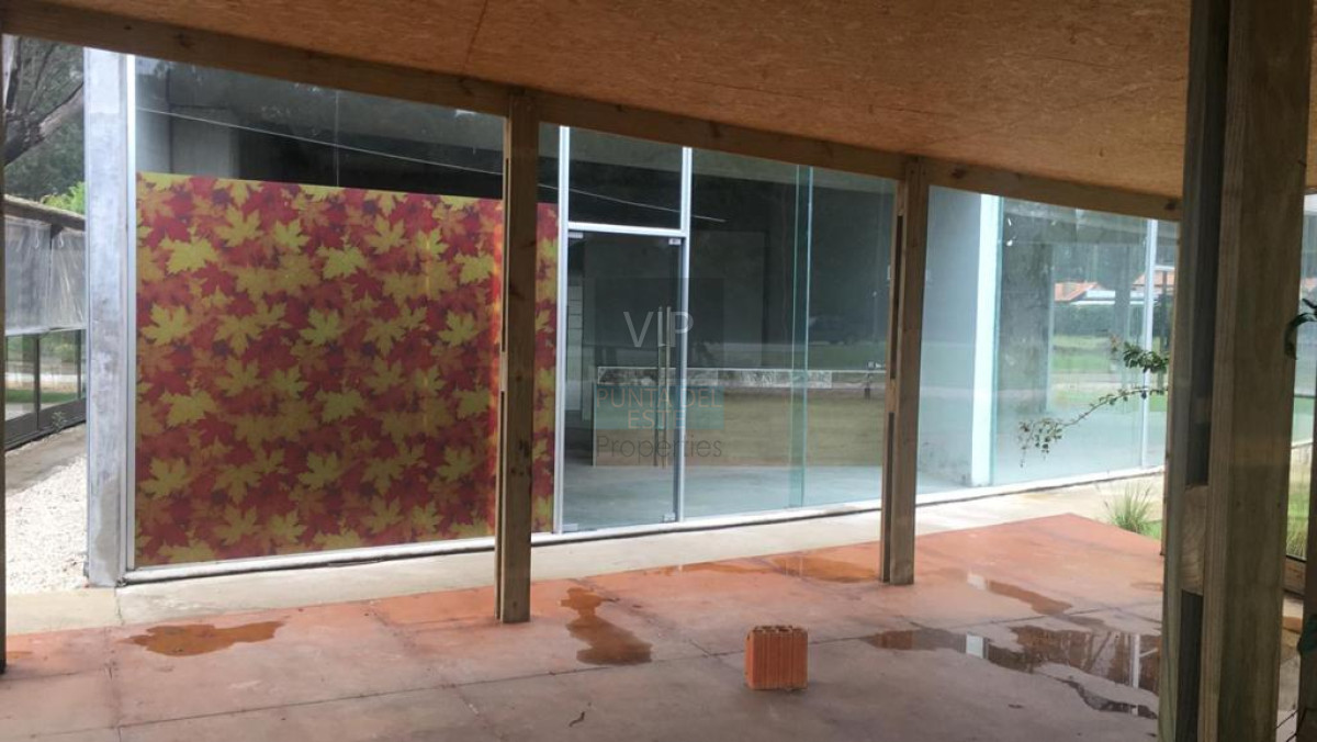 Local Comercial ID.813 - Vendo local en Solanas
