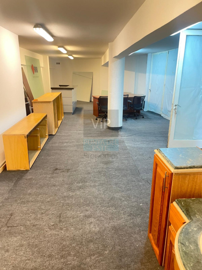 Local Comercial ID.2749 - Venta Local en el centro de Maldonado 