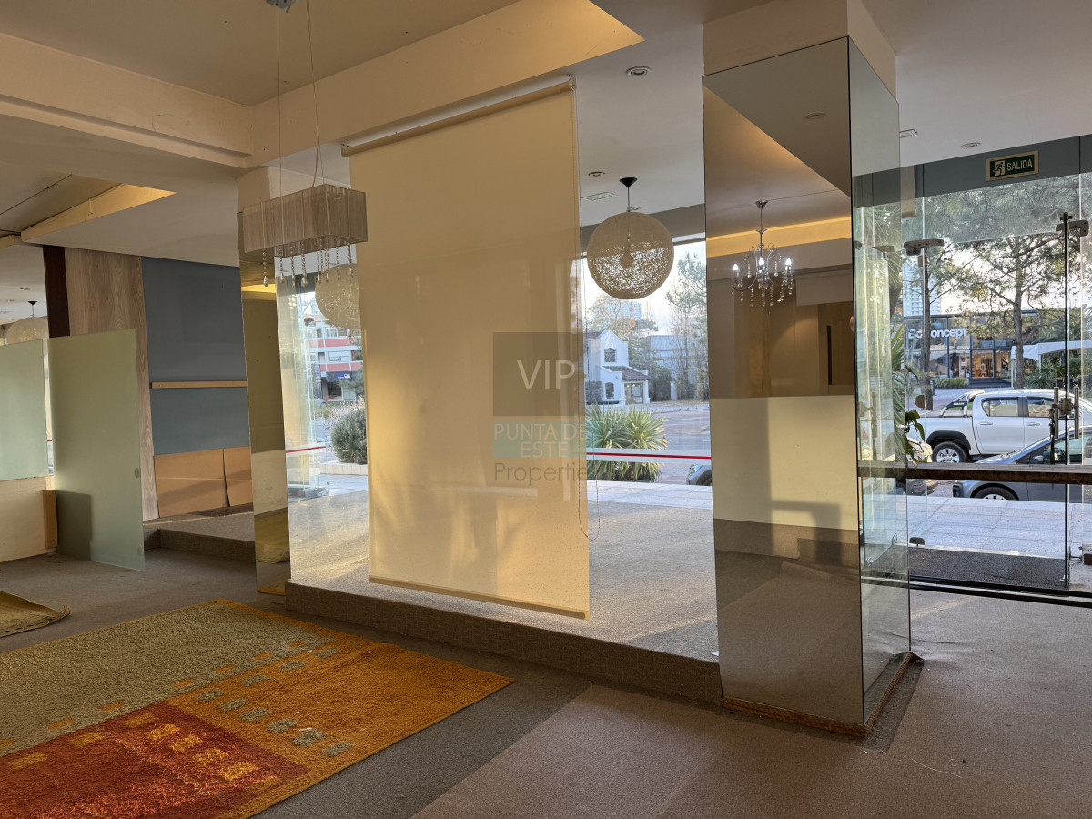 Local Comercial ID.1858 - Venta Local Punta Del Este