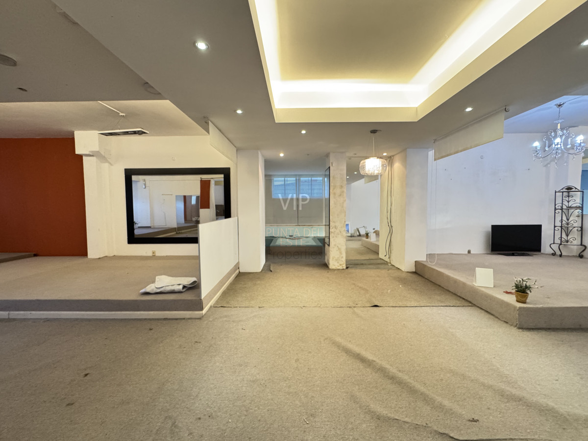 Local Comercial ID.1858 - Venta Local Punta Del Este
