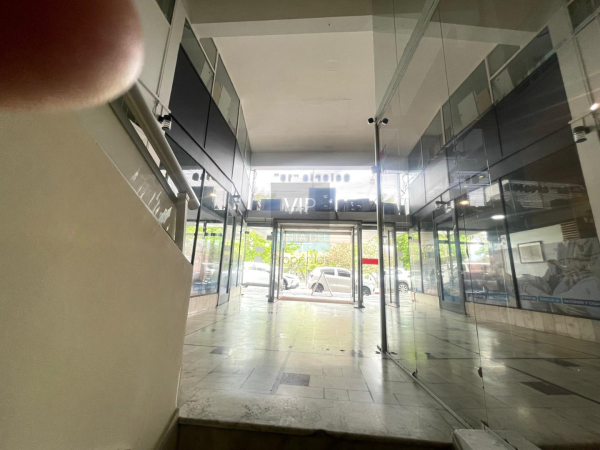 Local Comercial ID.2749 - Venta Local en el centro de Maldonado 