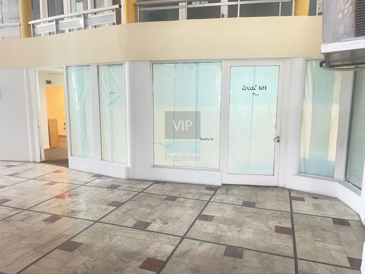 Local Comercial ID.2749 - Venta Local en el centro de Maldonado 