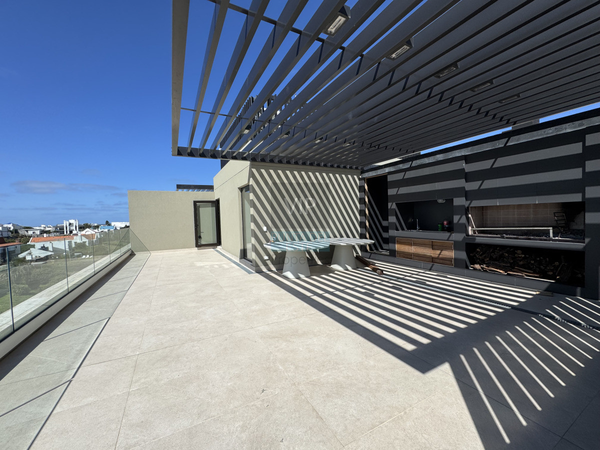 Apartamento ID.2735 - Apartamento Venta 3 dormitorios en La Barra Con Vista al Mar
