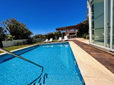 Venta apartamento 2 dormitorios frente al mar - Punta del Este