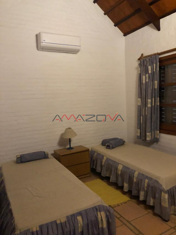 Casa ID.5499 - Casa muy bien ubicada en la mansa, ideal para vivir todo el año