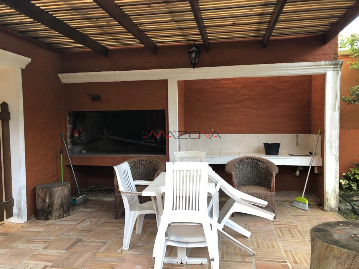 Casa ID.5499 - Casa muy bien ubicada en la mansa, ideal para vivir todo el año