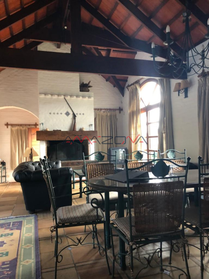 Casa ID.5499 - Casa muy bien ubicada en la mansa, ideal para vivir todo el año