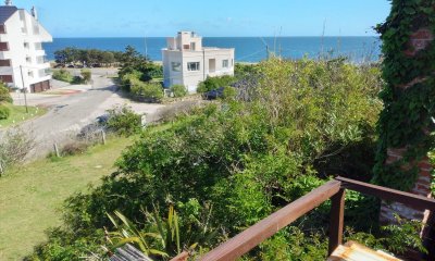 Muy linda casa en complejo a mts del mar