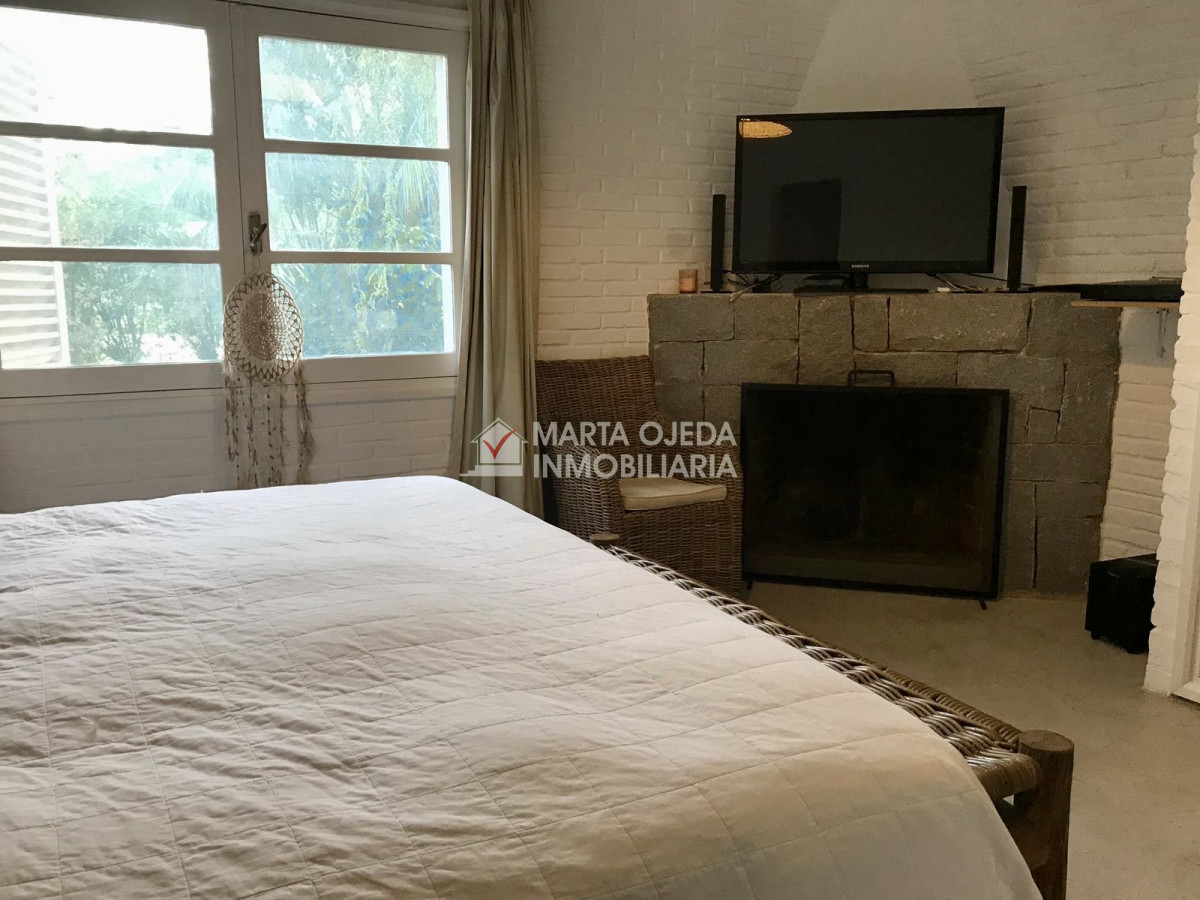 Casa ID.41129 - Muy linda casa en la Mansa con piscina y barbacoa