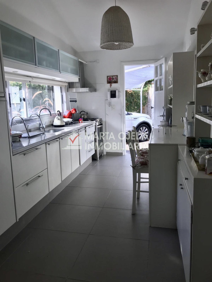 Casa ID.41129 - Muy linda casa en la Mansa con piscina y barbacoa