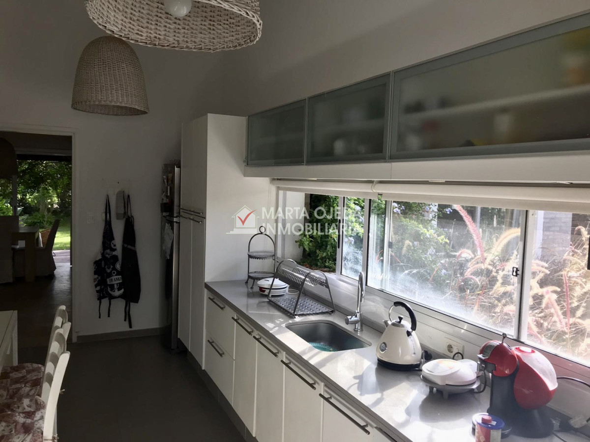 Casa ID.41129 - Muy linda casa en la Mansa con piscina y barbacoa