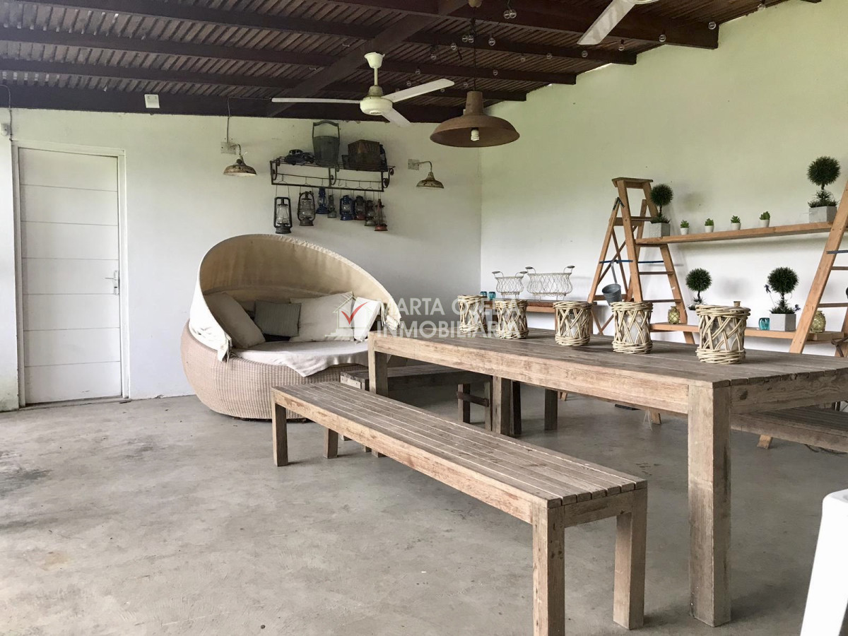 Casa ID.41129 - Muy linda casa en la Mansa con piscina y barbacoa