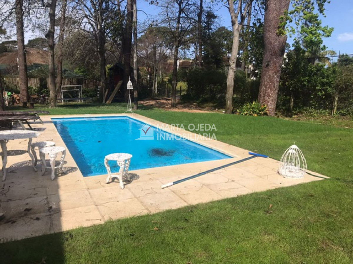 Casa ID.41129 - Muy linda casa en la Mansa con piscina y barbacoa