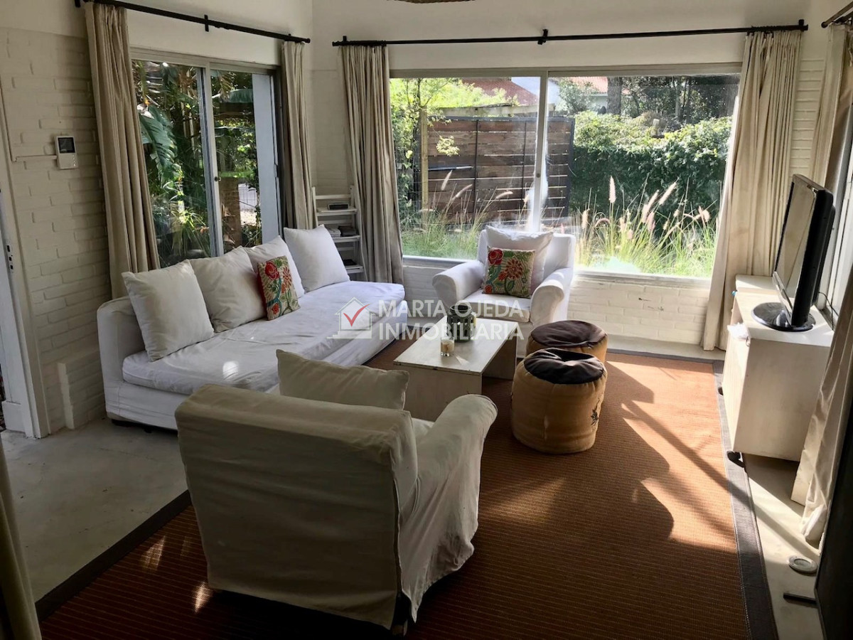 Casa ID.41129 - Muy linda casa en la Mansa con piscina y barbacoa