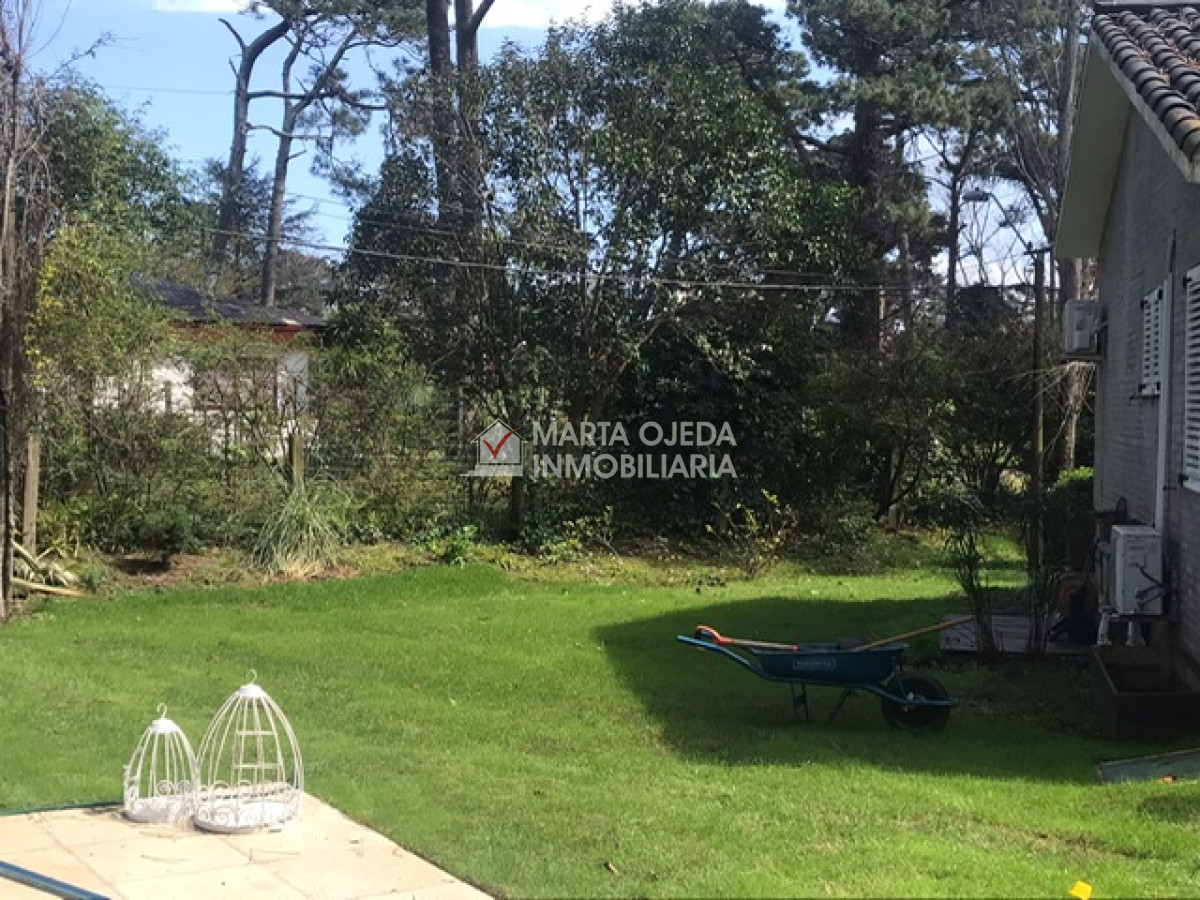 Casa ID.41129 - Muy linda casa en la Mansa con piscina y barbacoa