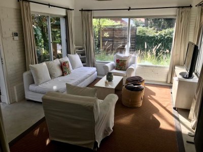 Muy linda casa en Venta en la Mansa con piscina y barbacoa