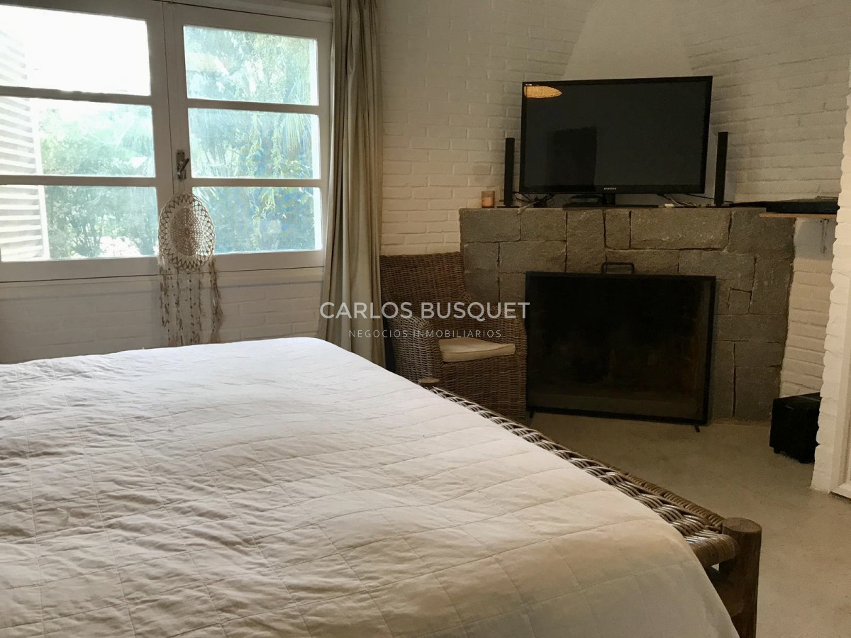Casa ID.1095 - Muy linda casa en la Mansa con piscina y barbacoa