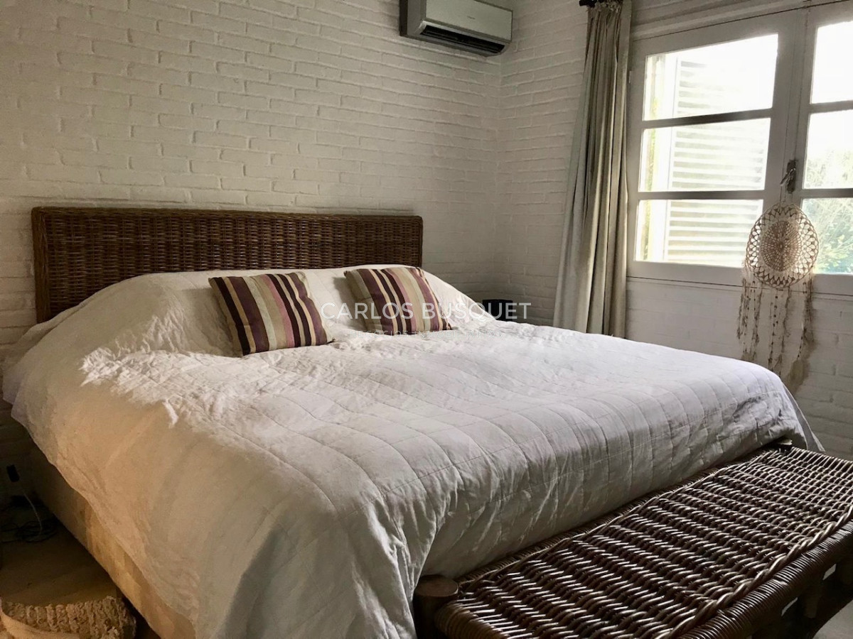 Casa ID.1095 - Muy linda casa en la Mansa con piscina y barbacoa