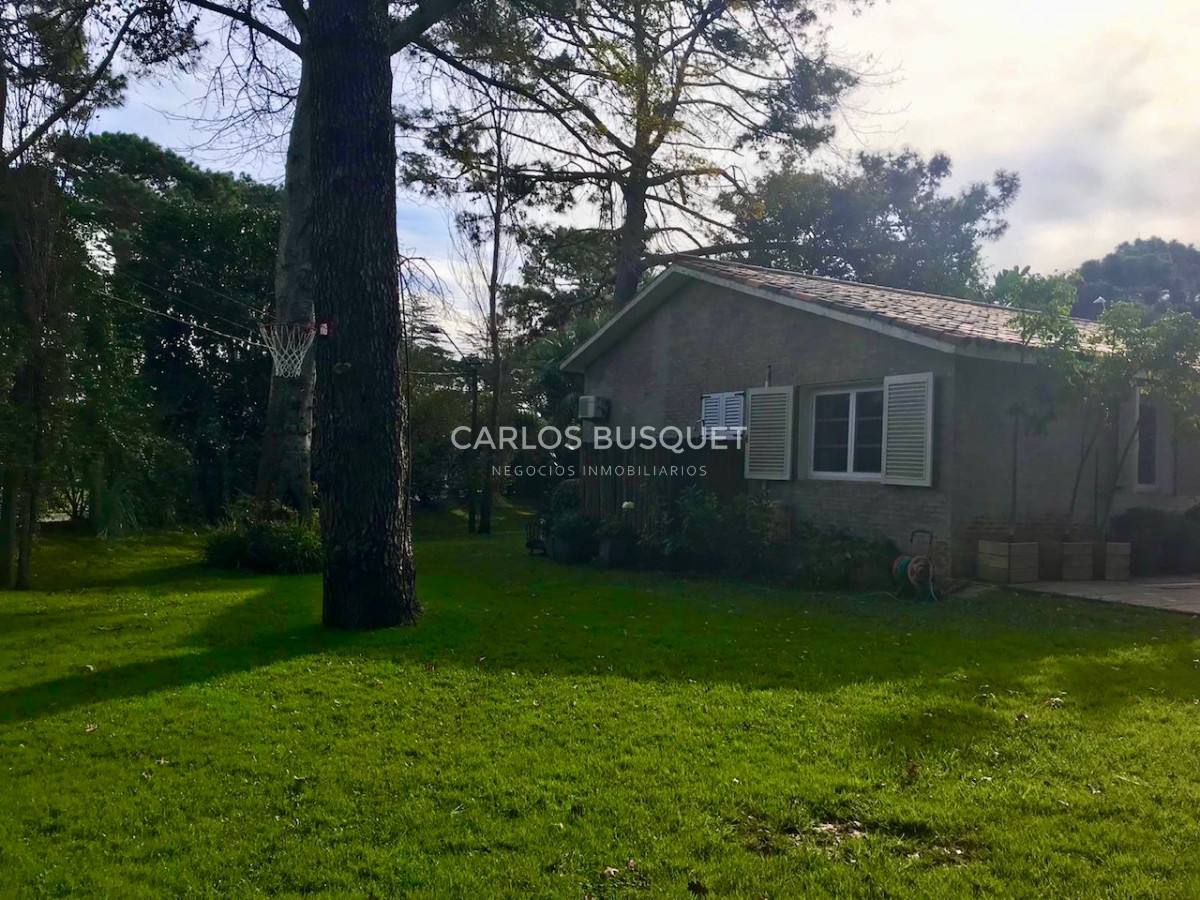 Casa ID.1095 - Muy linda casa en la Mansa con piscina y barbacoa