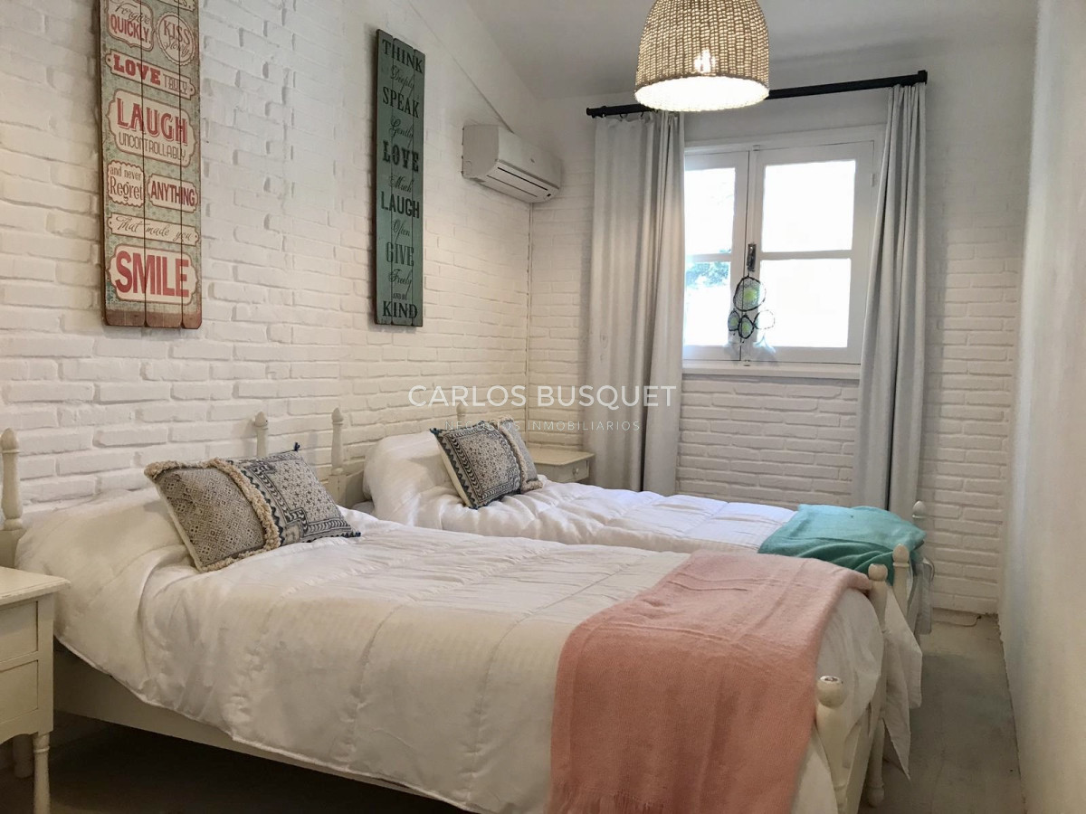 Casa ID.1095 - Muy linda casa en la Mansa con piscina y barbacoa
