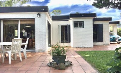 Muy cómoda casa en venta en Pinares