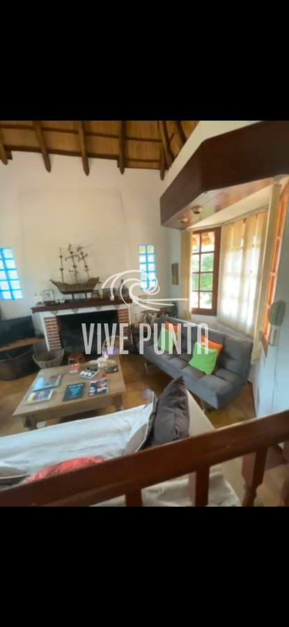 Casa ID.1034 - Casa en Pinares con piscina 
