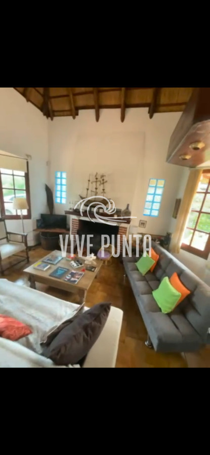 Casa ID.1034 - Casa en Pinares con piscina 