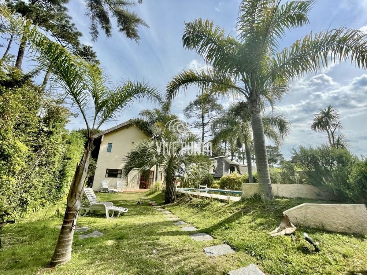 Casa ID.1034 - Casa en Pinares con piscina 