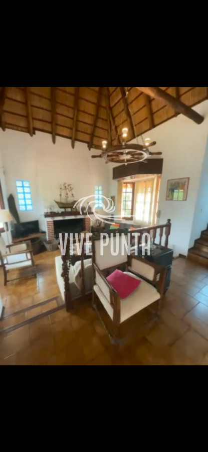 Casa ID.1034 - Casa en Pinares con piscina 