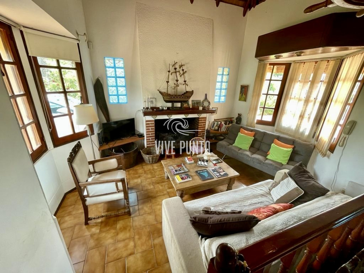 Casa ID.1034 - Casa en Pinares con piscina 