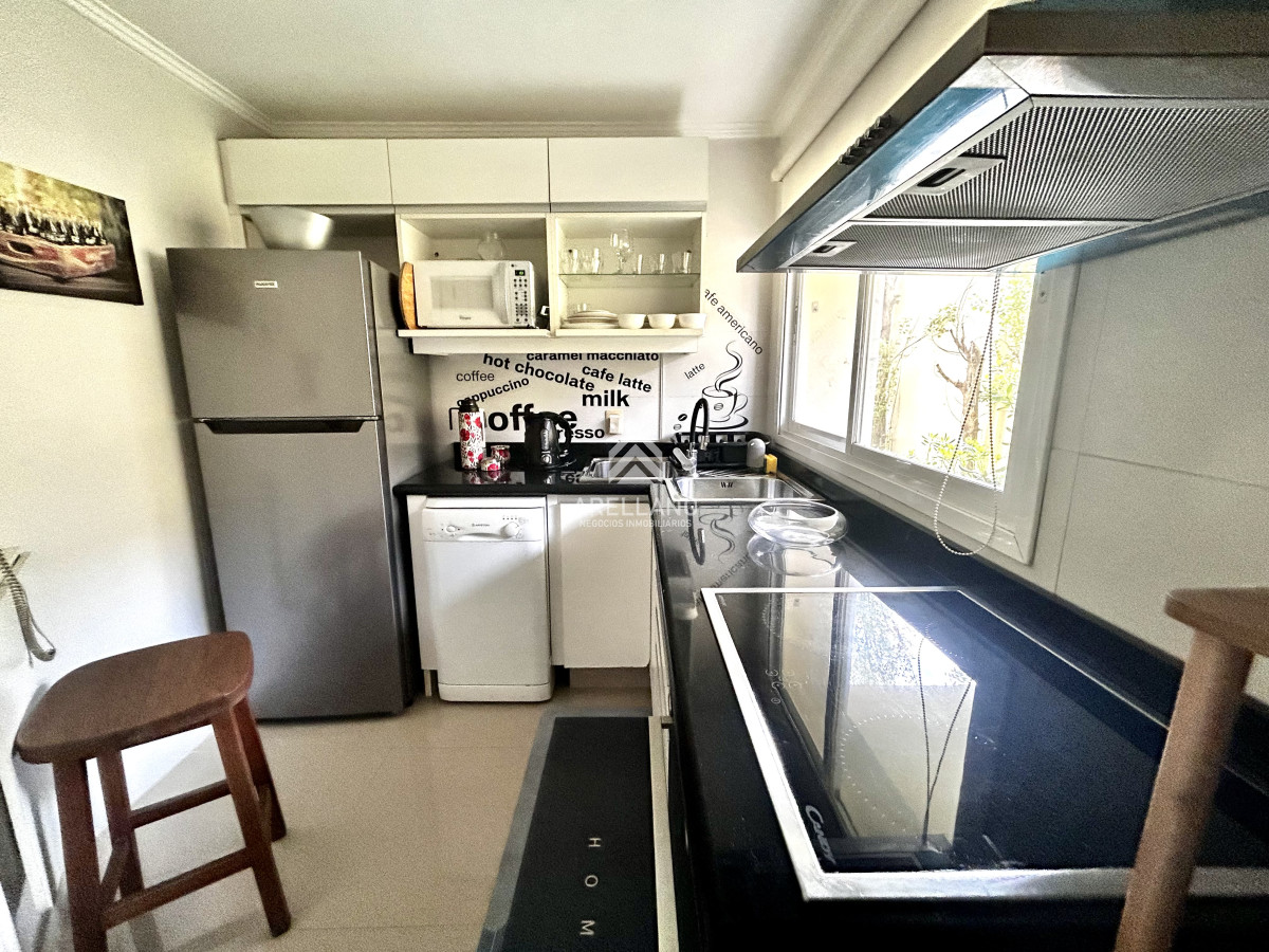 Apartamento ID.5919 - Venta apartamento 2 dormitorios amplia terraza con parrillero y vista al mar 