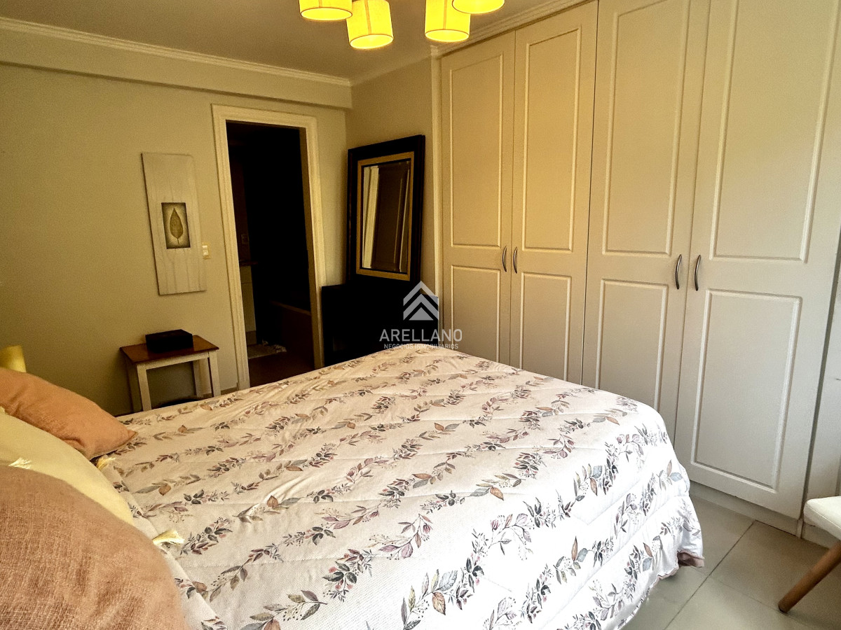 Apartamento ID.5919 - Venta apartamento 2 dormitorios amplia terraza con parrillero y vista al mar 