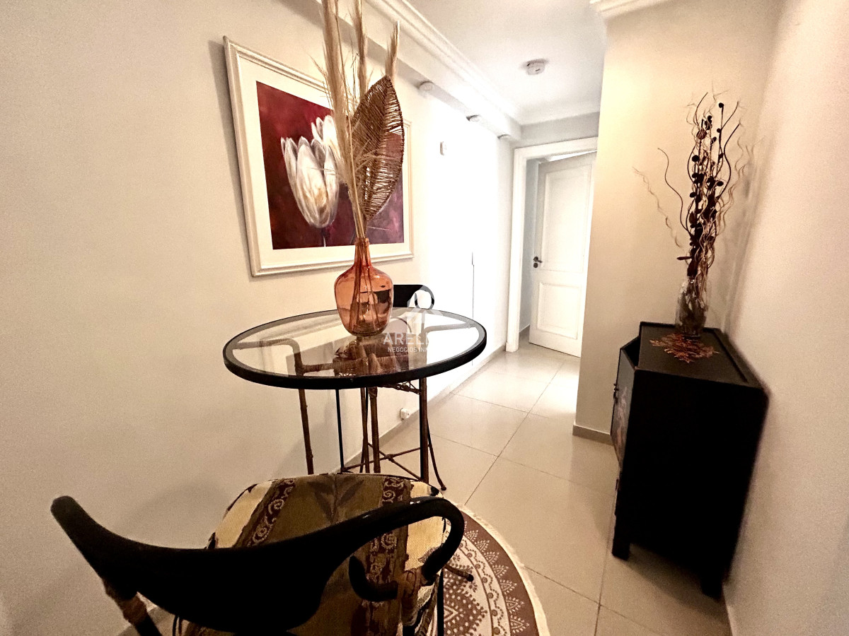 Apartamento ID.5919 - Venta apartamento 2 dormitorios amplia terraza con parrillero y vista al mar 