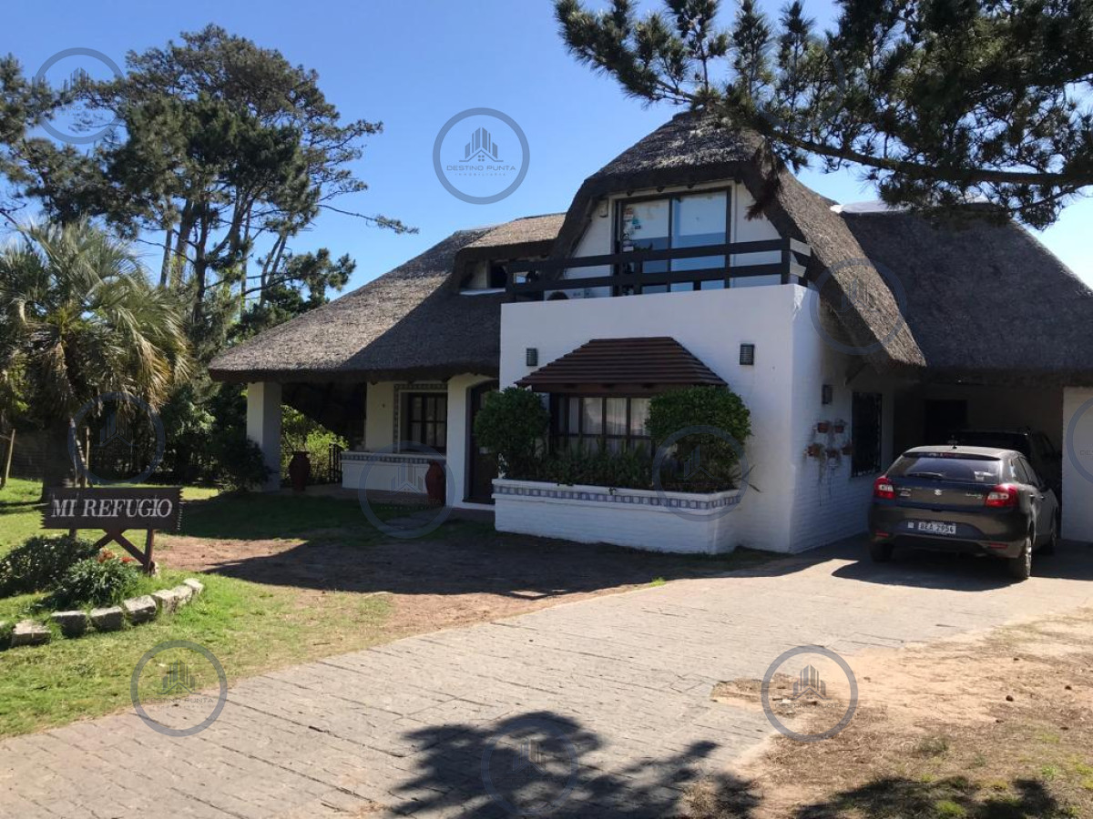Casa ID.1069 - Casa de 4 Dormitorios y Piscina Climatizada - Punta del Este