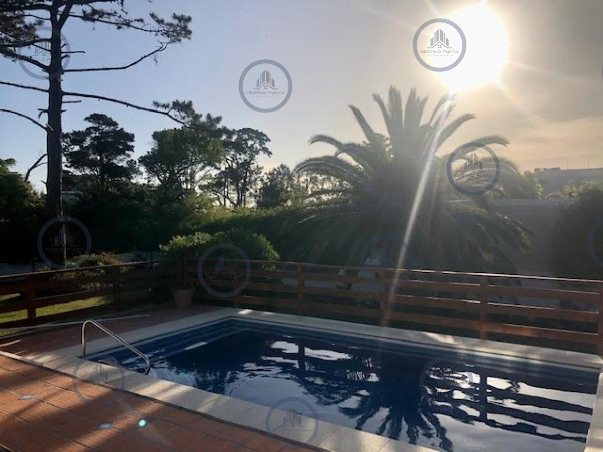 Casa ID.1069 - Casa de 4 Dormitorios y Piscina Climatizada - Punta del Este