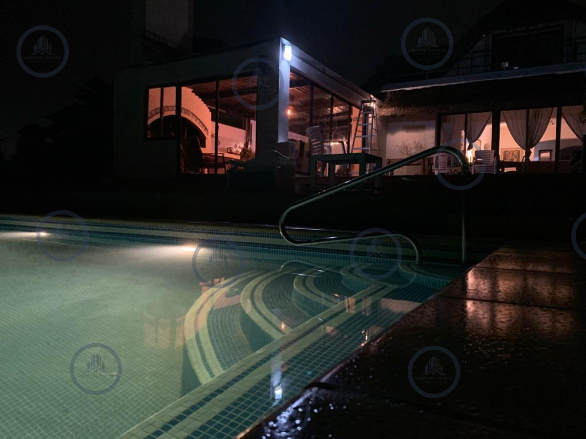 Casa ID.1069 - Casa de 4 Dormitorios y Piscina Climatizada - Punta del Este