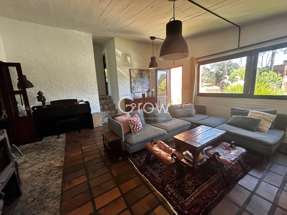 Casa ID.2407 - Casa en Pinares, muy buena ubicación  