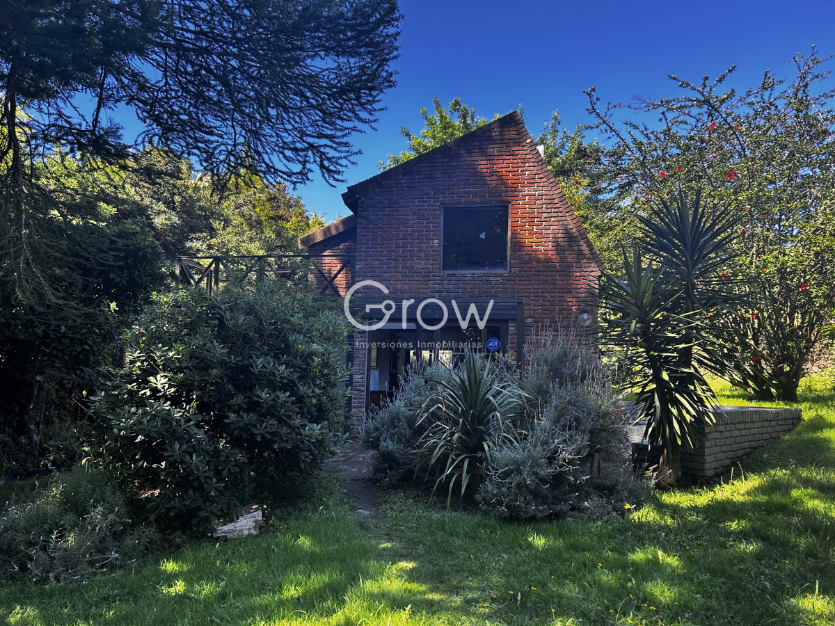 Casa ID.2407 - Casa en Pinares, muy buena ubicación  