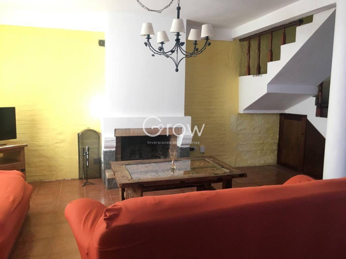 Casa ID.2885 - Casa en Pinares con espectacular jardín