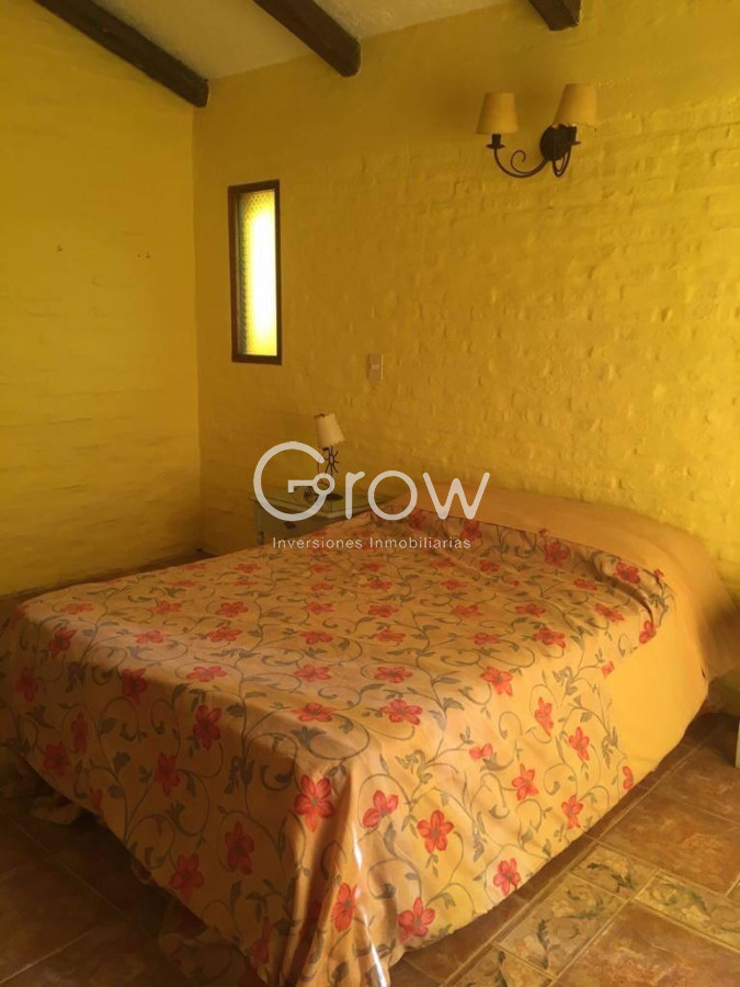 Casa ID.2885 - Casa en Pinares con espectacular jardín