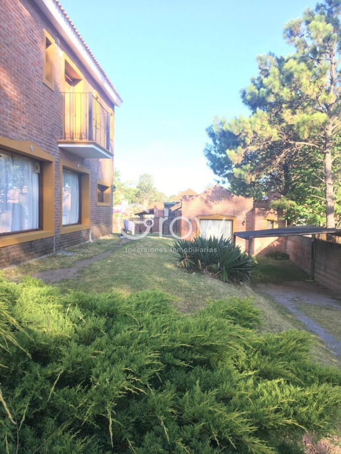 Casa ID.2885 - Casa en Pinares con espectacular jardín