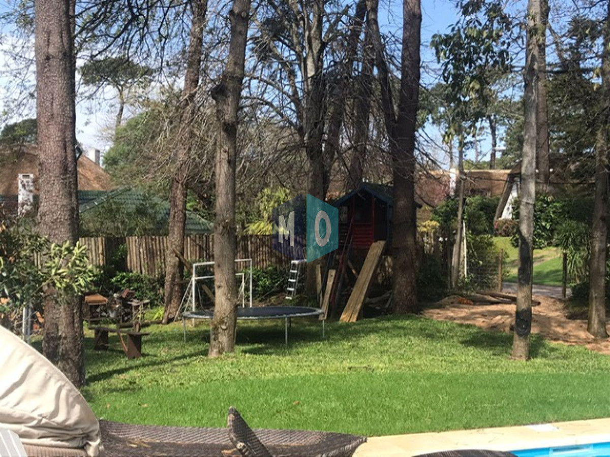 Casa ID.994 - Muy linda casa en la Mansa con piscina y barbacoa