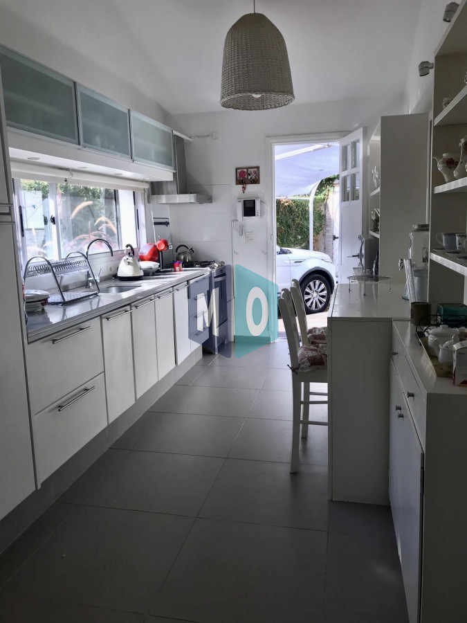Casa ID.994 - Muy linda casa en la Mansa con piscina y barbacoa