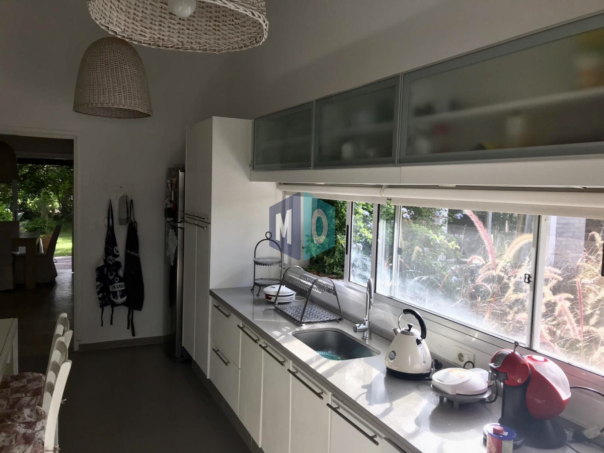Casa ID.994 - Muy linda casa en la Mansa con piscina y barbacoa