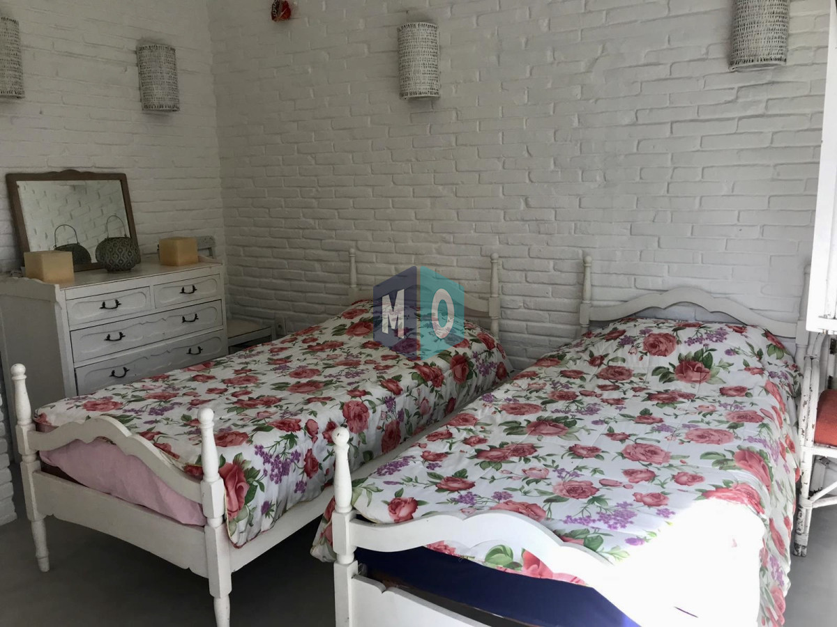 Casa ID.994 - Muy linda casa en la Mansa con piscina y barbacoa