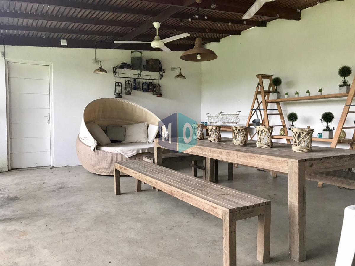 Casa ID.994 - Muy linda casa en la Mansa con piscina y barbacoa